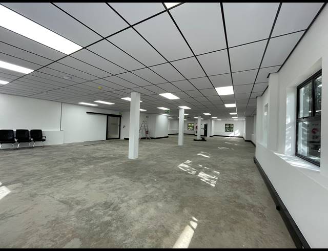 300M² OFFICE TO LET IN BRYANSTON